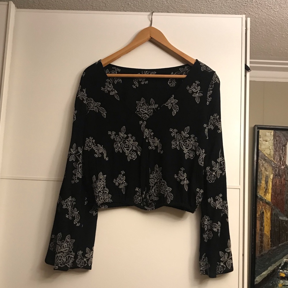 Did someone say belle sleeves 🔔🔔 - Picture 2 of 4